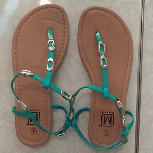 Maker's Girls sandal Size 4
